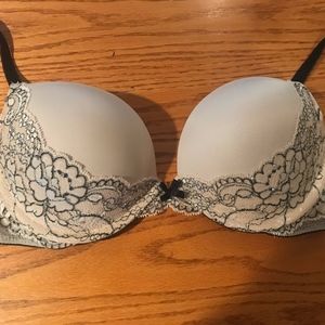 "Victoria Secret Dream Angels Plunge Bra," 34B